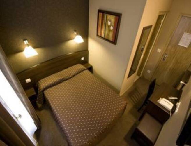 Victor Masse Hotel