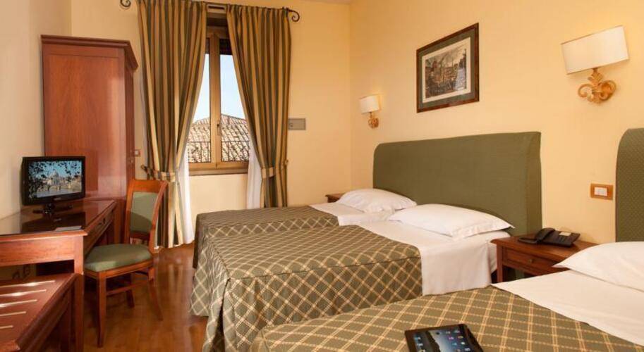 Colosseum Hotel