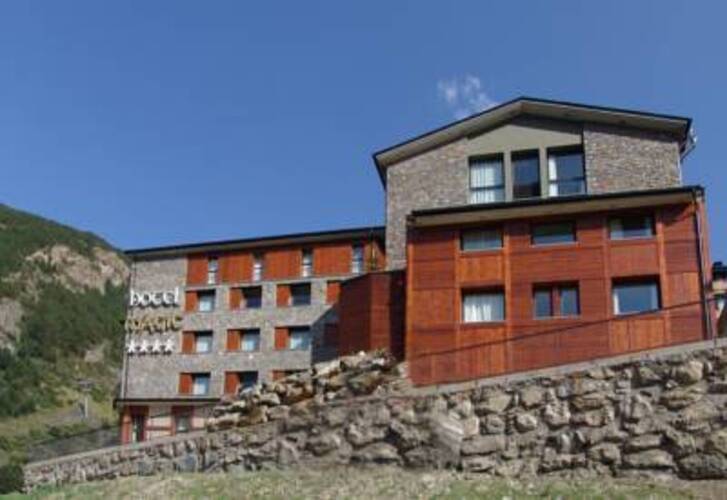 Magic Canillo Hotel