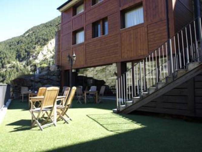 Magic Canillo Hotel