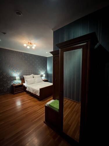 Hotel July