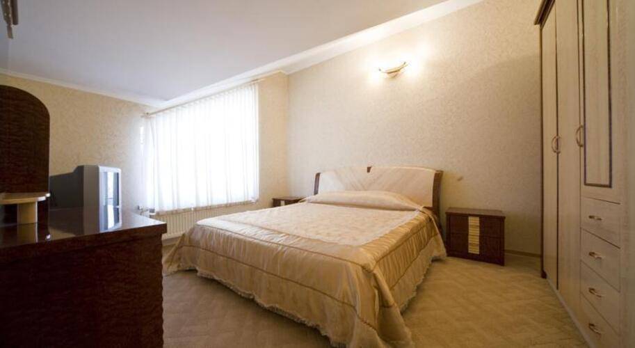 RS Royal Hotel