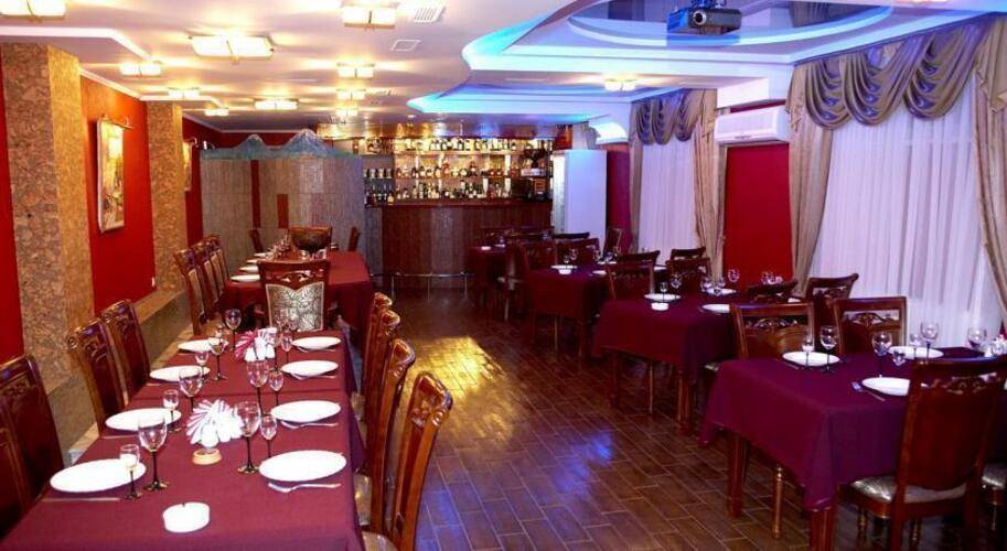 RS Royal Hotel