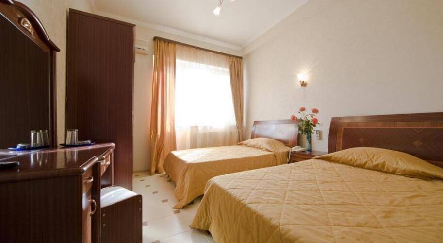 RS Royal Hotel