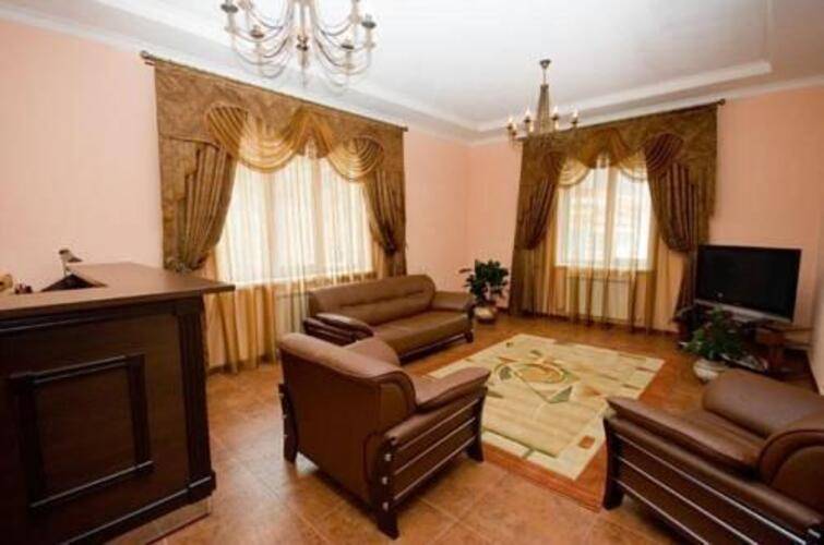 Каприз Отель