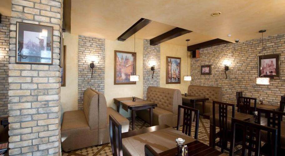 Отель Максимус