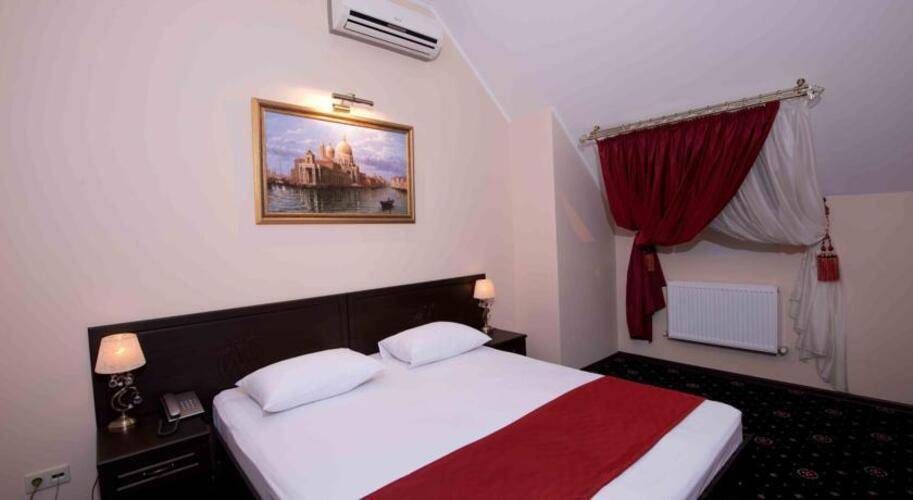 Отель Максимус