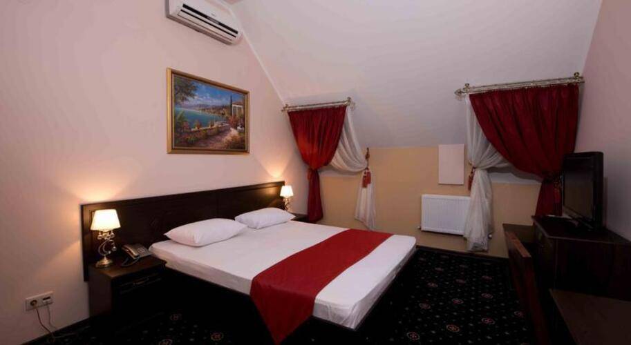 Отель Максимус