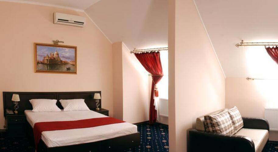 Отель Максимус