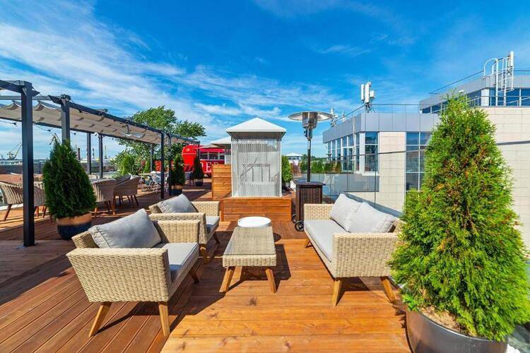 Red Stars Hotel