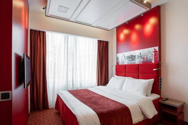Red Stars Hotel