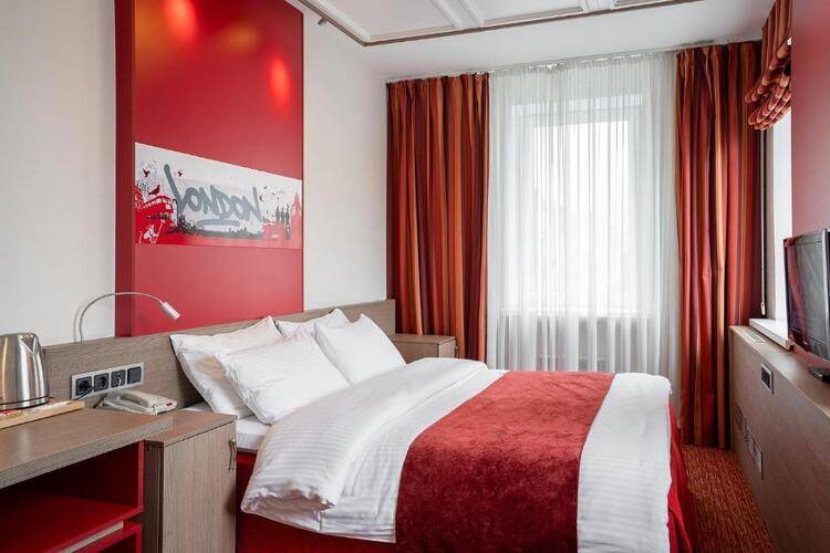 Red Stars Hotel