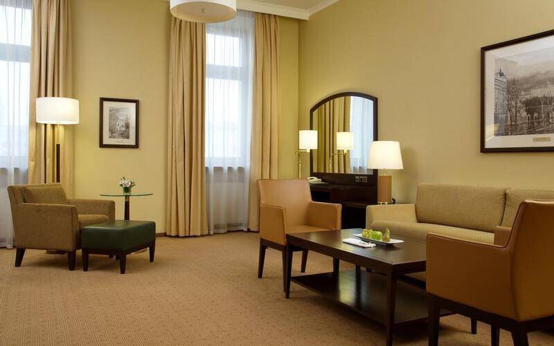 Hilton Moscow Leningradskaya (Хилтон Москва Ленинградская)