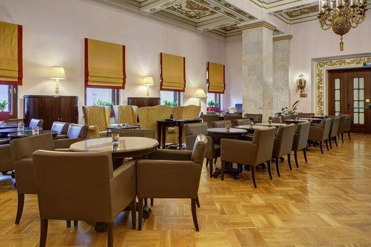 Hilton Moscow Leningradskaya (Хилтон Москва Ленинградская)