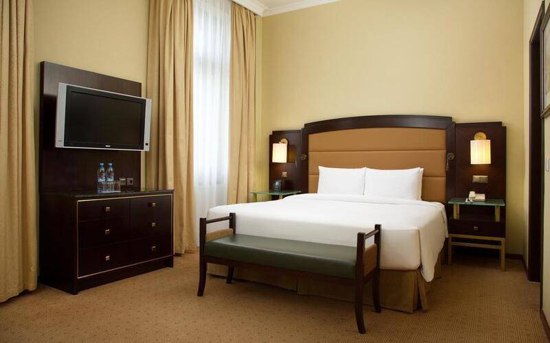 Hilton Moscow Leningradskaya (Хилтон Москва Ленинградская)
