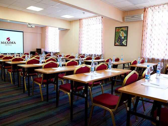 Максима Заря Отель (Maxima Zarya Hotel)