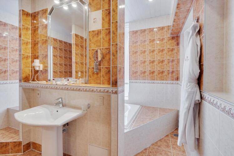 Максима Ирбис Отель (Maxima Irbis Hotel)