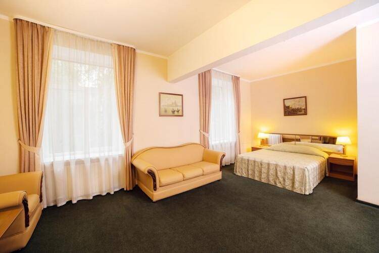 Максима Ирбис Отель (Maxima Irbis Hotel)
