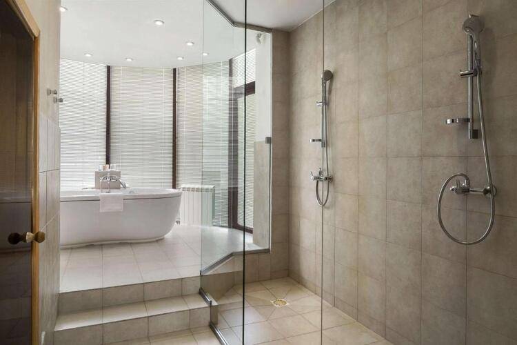 Ramada By Wyndham Yekaterinburg Hotel & Spa (Рамада Екатеринбург)