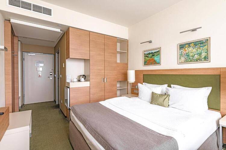 Ramada By Wyndham Yekaterinburg Hotel & Spa (Рамада Екатеринбург)