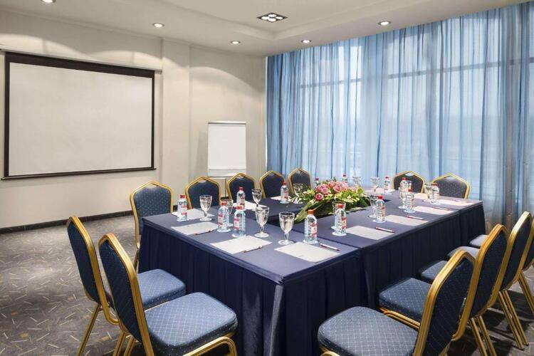 Ramada By Wyndham Yekaterinburg Hotel & Spa (Рамада Екатеринбург)