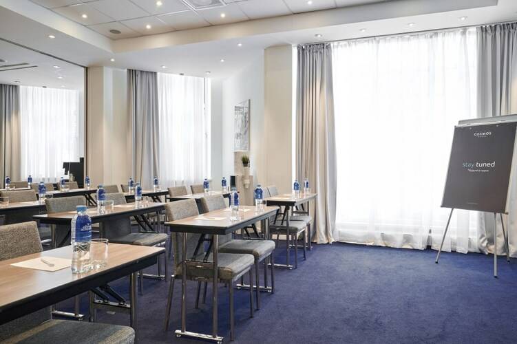 Cosmos Ekaterinburg Hotel (Бывш. Park Inn By Radisson Ekaterinburg)