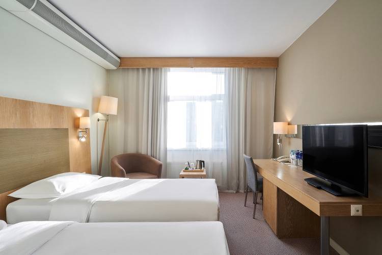 Cosmos Ekaterinburg Hotel (Бывш. Park Inn By Radisson Ekaterinburg)