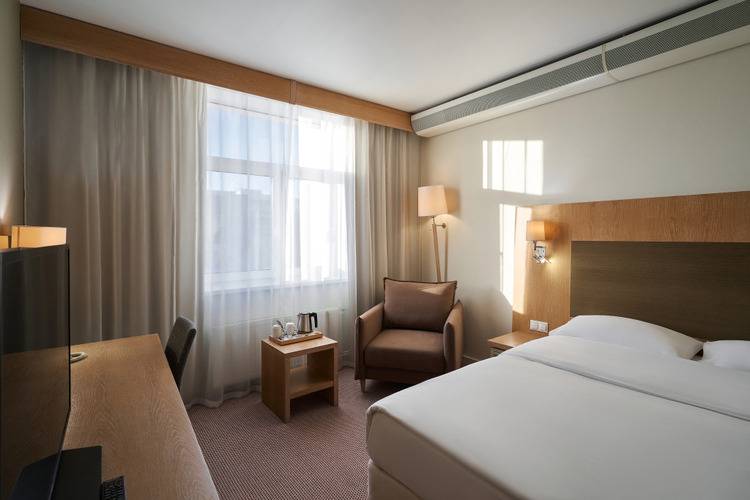 Cosmos Ekaterinburg Hotel (Бывш. Park Inn By Radisson Ekaterinburg)