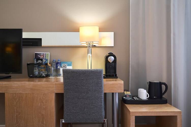 Cosmos Ekaterinburg Hotel (Бывш. Park Inn By Radisson Ekaterinburg)