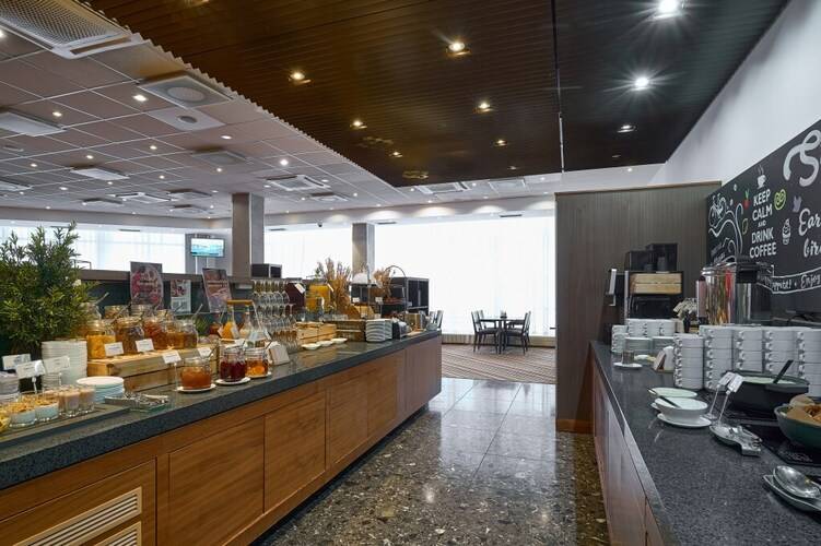 Cosmos Ekaterinburg Hotel (Бывш. Park Inn By Radisson Ekaterinburg)