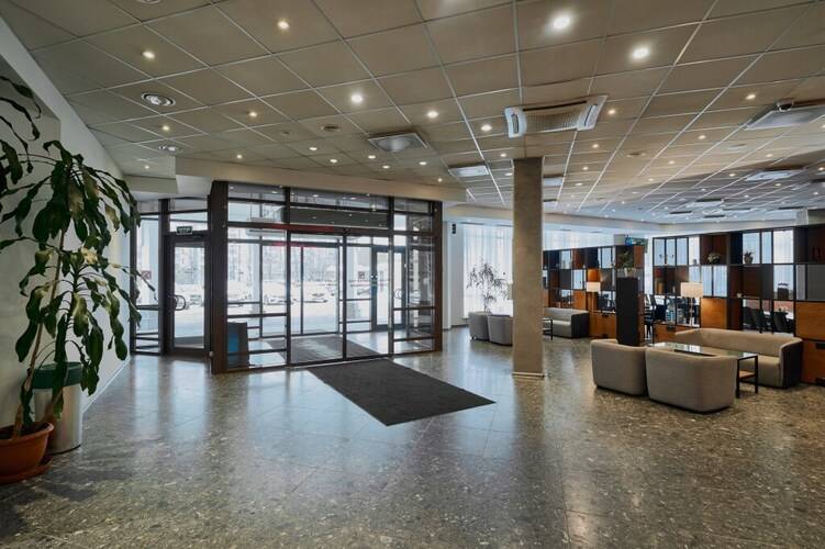 Cosmos Ekaterinburg Hotel (Бывш. Park Inn By Radisson Ekaterinburg)