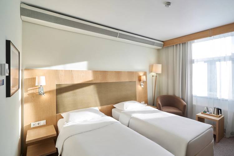 Cosmos Ekaterinburg Hotel (Бывш. Park Inn By Radisson Ekaterinburg)