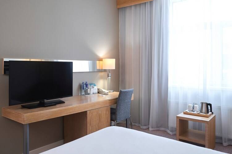 Cosmos Ekaterinburg Hotel (Бывш. Park Inn By Radisson Ekaterinburg)