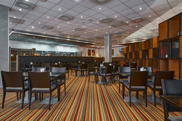 Cosmos Ekaterinburg Hotel (Бывш. Park Inn By Radisson Ekaterinburg)