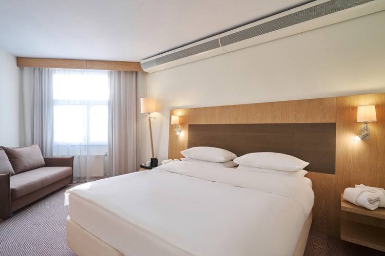 Cosmos Ekaterinburg Hotel (Бывш. Park Inn By Radisson Ekaterinburg)
