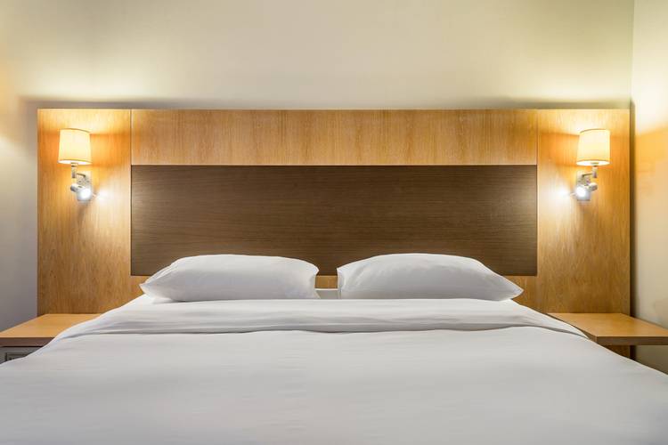 Cosmos Ekaterinburg Hotel (Бывш. Park Inn By Radisson Ekaterinburg)