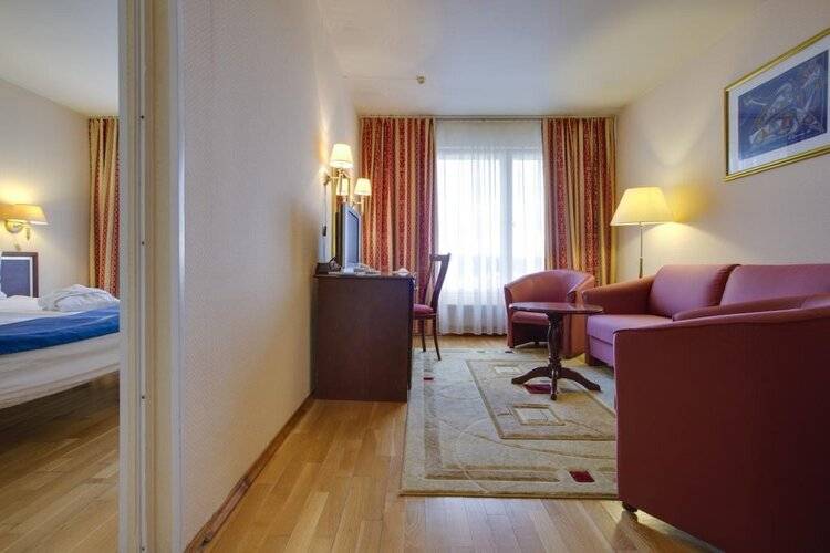 Cosmos Murmansk (Бывш. Park Inn By Radisson Poliarnie Zori)