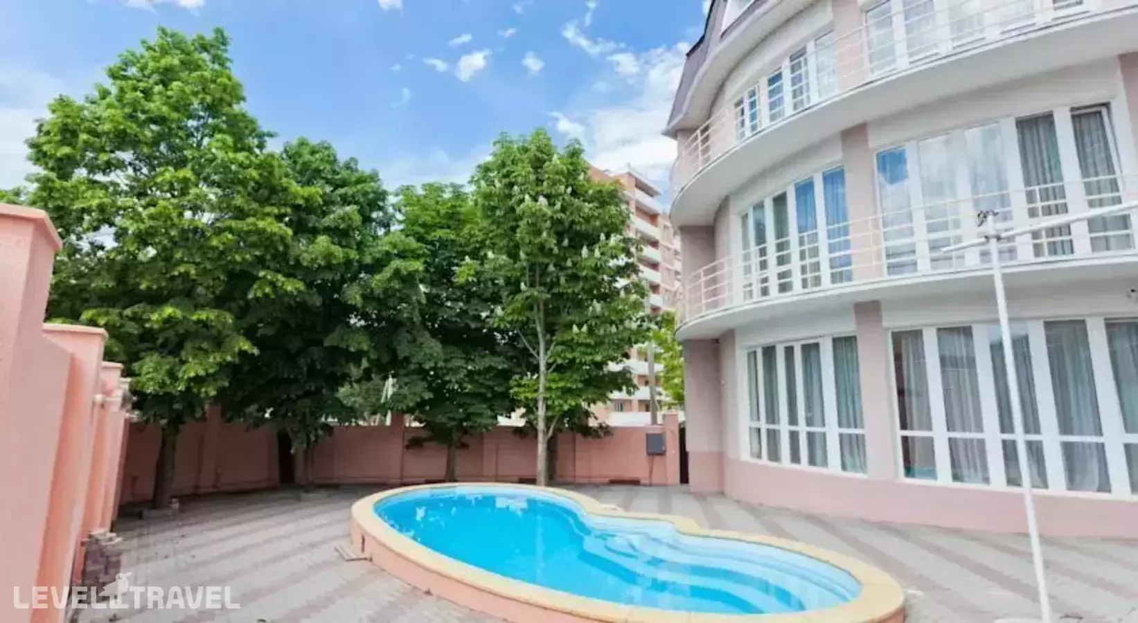 Отель Лотос