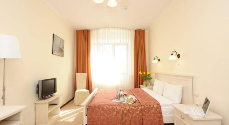 Отель Иностранец