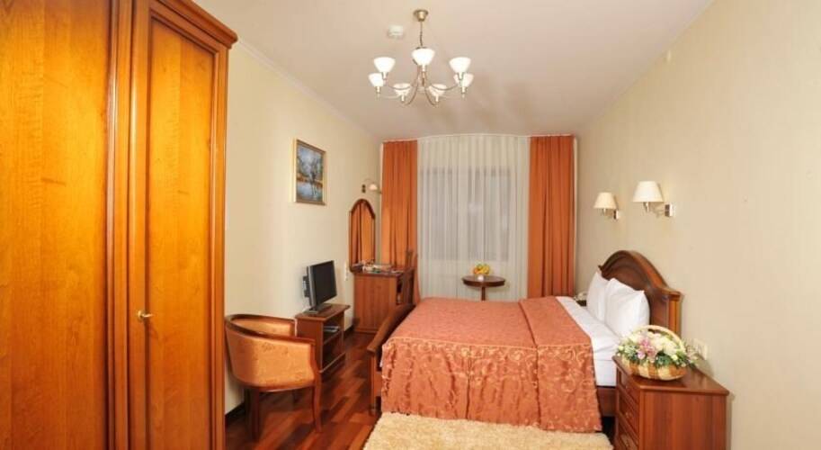 Отель Иностранец