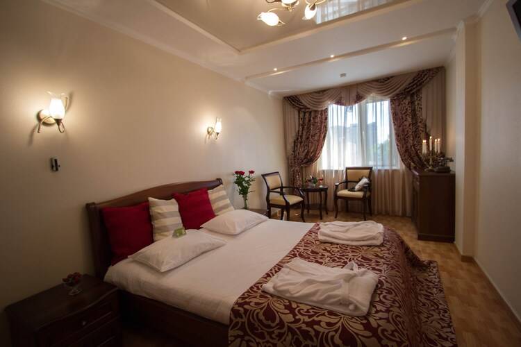 Отель Платан Южный