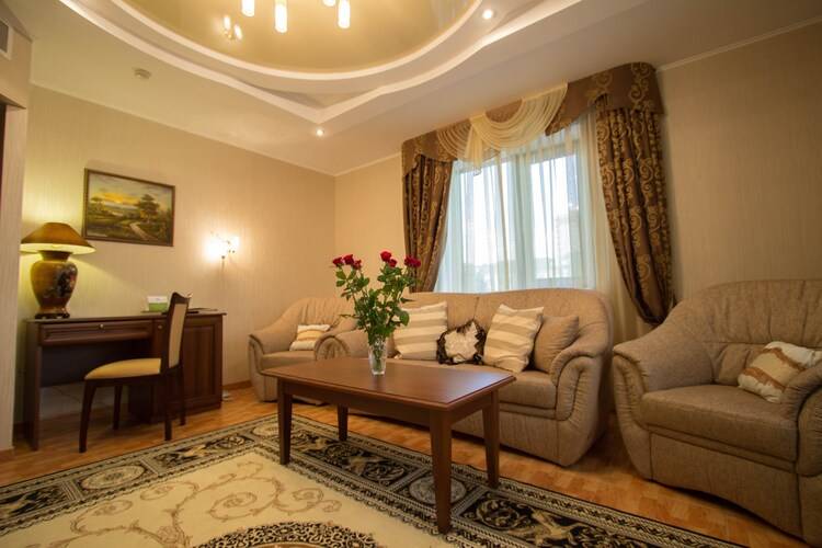 Отель Платан Южный