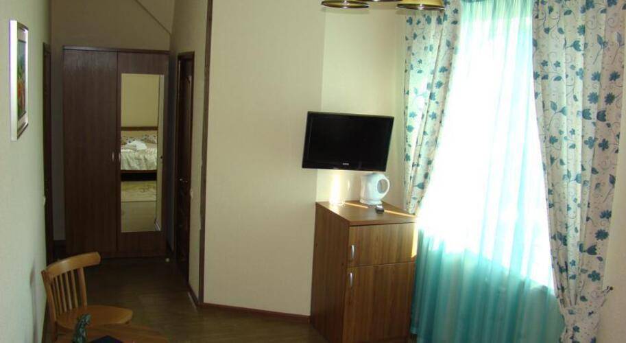 Отель Виват