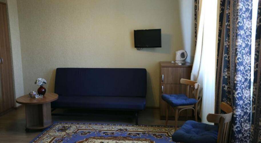 Отель Виват