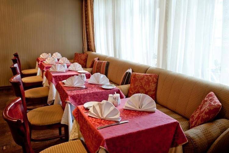 Никола Хаус