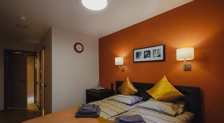 Rooms & Breakfast