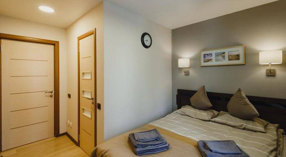 Rooms & Breakfast