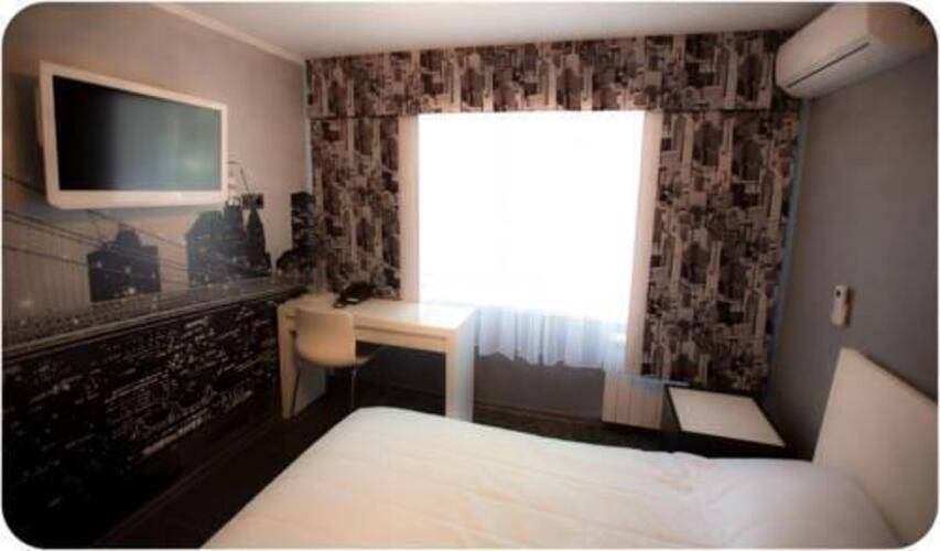 Au Rooms