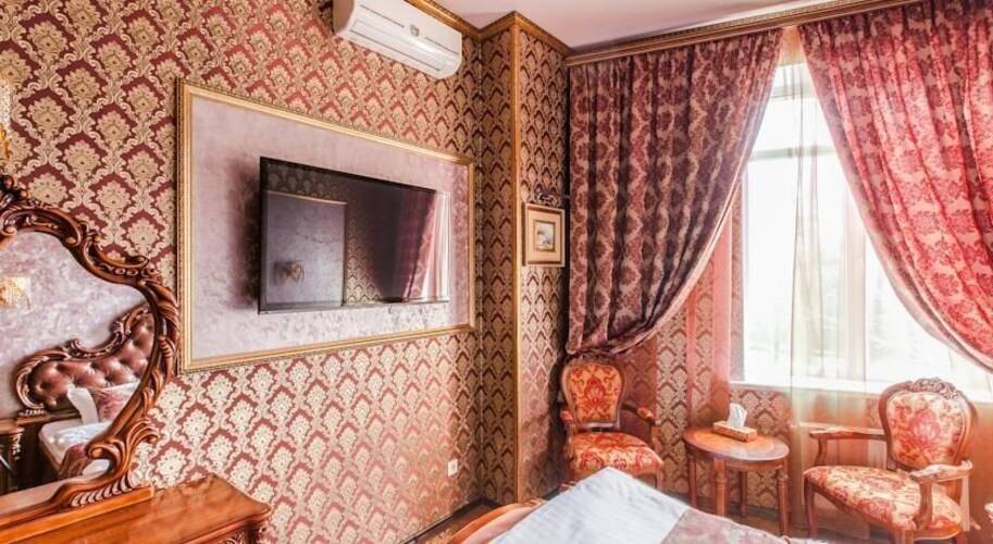 Golden House