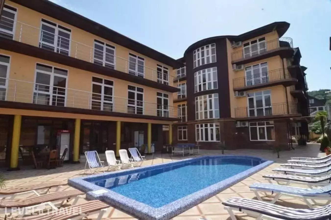 Отель Масис